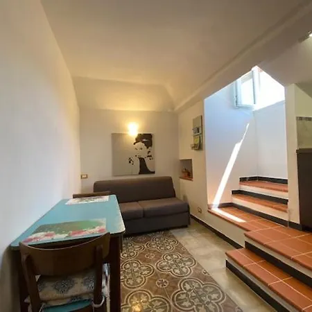 La Mansarda Di Chicca Apartment *